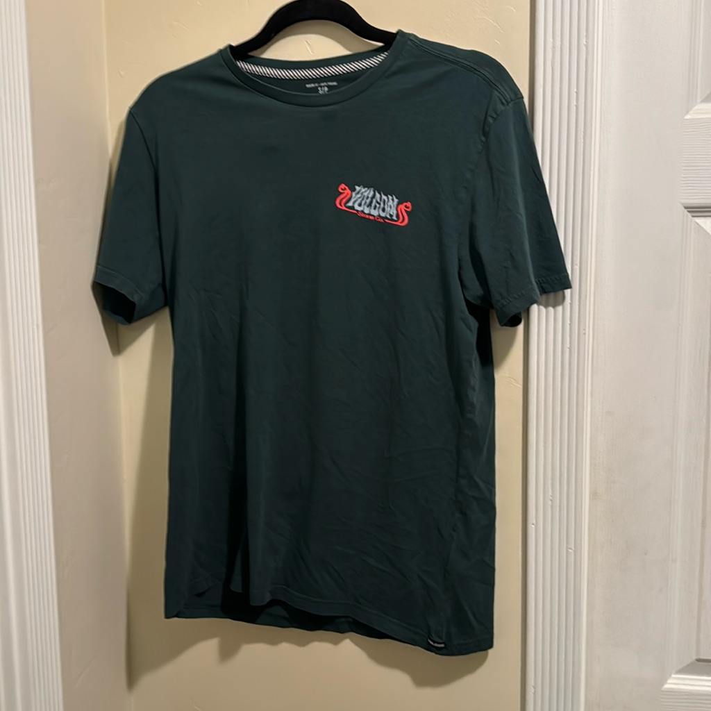 Volcolm Tee